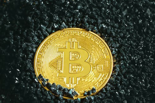 3万U本金到千万U的逆袭：6条币圈铁律教你识别庄家套路，避开90%散户的坑(1)