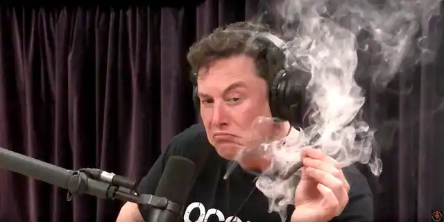 播客之王年赚2.5亿美金!罗永浩跨界效仿引爆中文播客革命